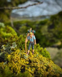 Malte - H0 Wanderer im Moosbett