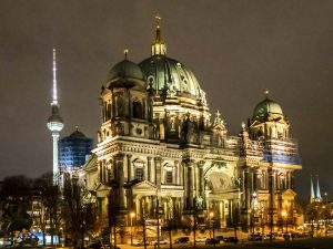 Berliner Dom mit Fernsehturm